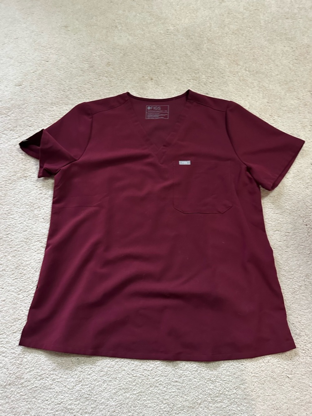 Figs Women’s V-Neck Scrub Top in Burgundy XL.  One pocket.